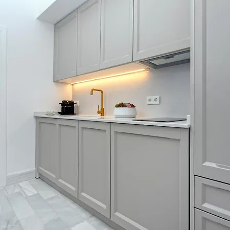 Genteel Plaza Del Museo Apartment