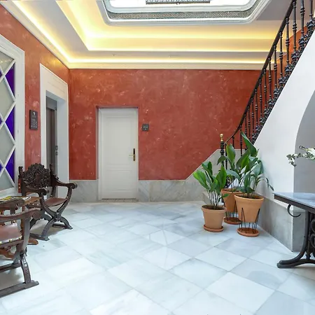 Genteel Plaza Del Museo Apartment *
